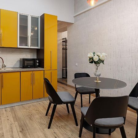 2 - Bedroom Apartments Galicia Lviv Dış mekan fotoğraf
