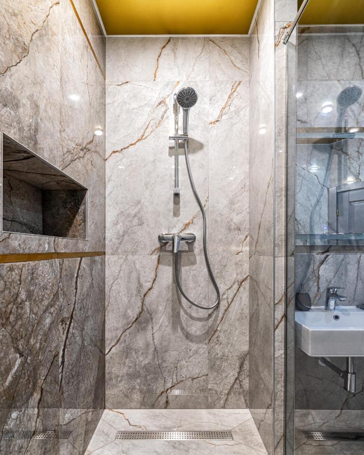2 - Bedroom Apartments Galicia Lviv Dış mekan fotoğraf